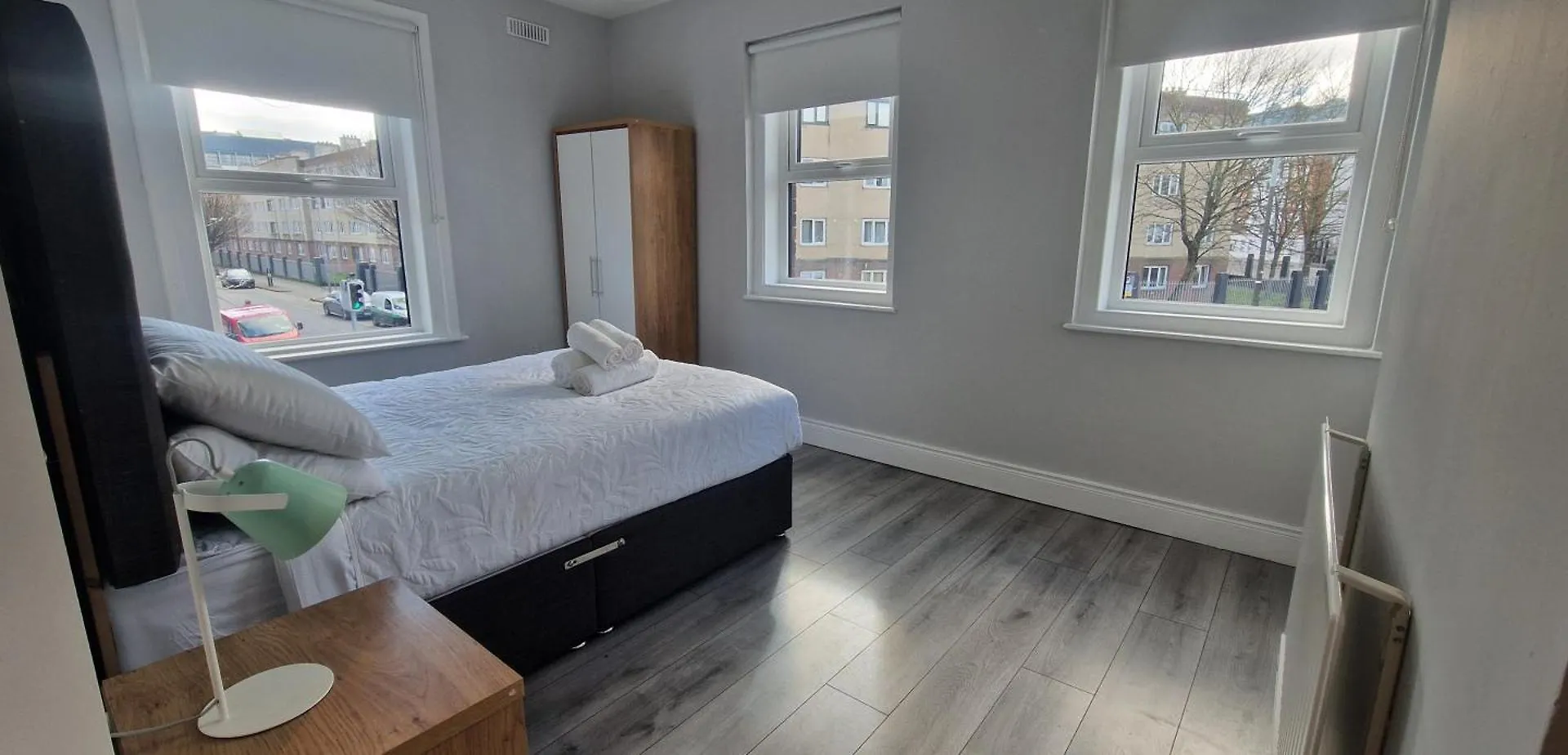 New Updated 2Bd In Prime Central Spot At Docklands 더블린