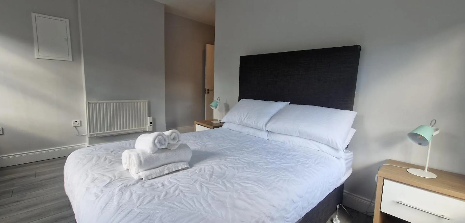 New Updated 2Bd In Prime Central Spot At Docklands 더블린 아파트
